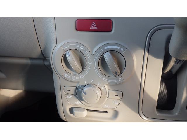 アルトラパン Ｓ　純正ディスチャージヘッドライト　禁煙車　ケンウッドＳＤナビ地デジフルセグＴＶ　ブルートゥース　ＤＶＤ再生　スマートキー＆プッシュスタート　シートヒーター　　純正ドアバイザー　アイドリングストップ（16枚目）