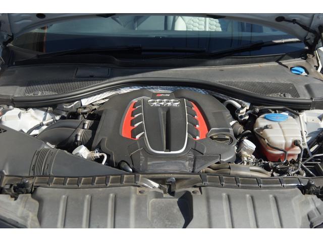 ＲＳ６アバント ベースグレード　オプションカーボンディスクブレーキ・パノラマルーフ・Ｖ８・４Ｌツインターボ・ワンオーナー（8枚目）