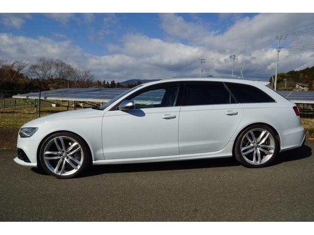 ＲＳ６アバント ベースグレード　オプションカーボンディスクブレーキ・パノラマルーフ・Ｖ８・４Ｌツインターボ・ワンオーナー（9枚目）