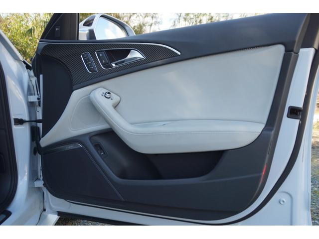 ＲＳ６アバント ベースグレード　オプションカーボンディスクブレーキ・パノラマルーフ・Ｖ８・４Ｌツインターボ・ワンオーナー（19枚目）