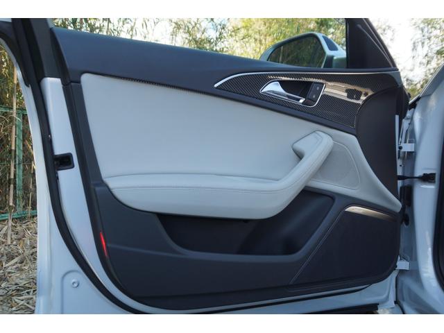 ＲＳ６アバント ベースグレード　オプションカーボンディスクブレーキ・パノラマルーフ・Ｖ８・４Ｌツインターボ・ワンオーナー（23枚目）