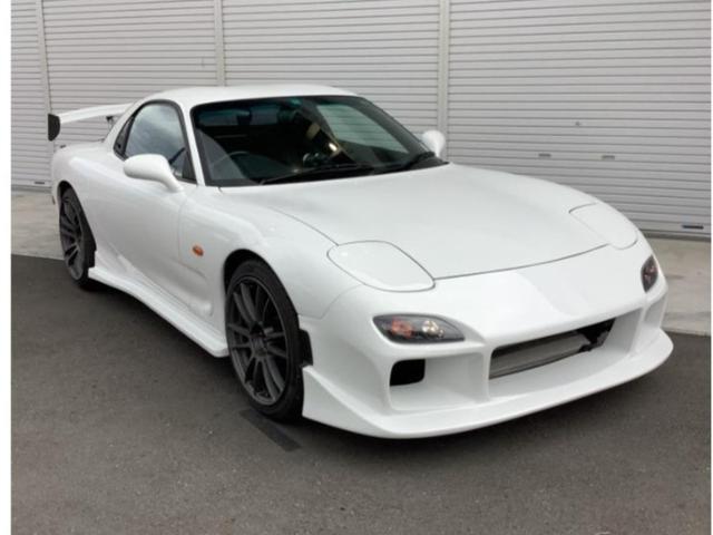 ＲＸ－７ タイプＲＢ　６型・Ｖシステム・ＲＡＹＳ１８インチ・ＭＳタワーバー・ＨＫＳサクションエアクリ・Ｆ－ＣＯＮ・ＥＴＣ・Ｄｅｆｉメーター・自社エアロ・牽引フック・Ｒウイング・ＨＫＳマフラー・同色オールペイント済み（2枚目）