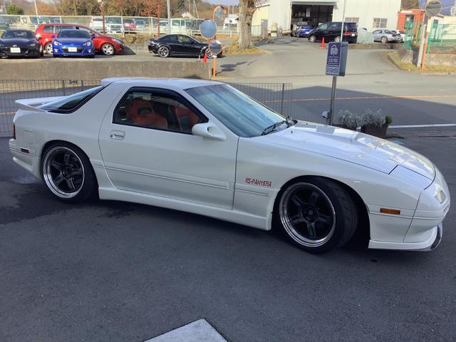 サバンナＲＸ－７ ＧＴ－Ｘ　自社マフラー／５ＭＴ／ＲＡＹＳ１８インチホイール／ＲＥＣＡＲＯシート／Ｄｅｆｉ追加メーター／オールペン／ハイフロウターボ／パワーＦＣ／カロッツェリアナビ、スピーカー／ＨＫＳＥＶＣ／ＫＯＹＯラジ（9枚目）