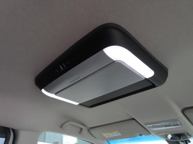 フリード クロスター・ホンダセンシング　両ＰＳＤ　ＵＳＢポート　禁煙　地デジ　エアバック　Ｉストップ　ＶＳＡ　リヤカメラ　整備記録簿　ＤＶＤ再生　ウォークスルー　イモビライザー　ワンオーナー　キーフリー　ＡＡＣ（16枚目）