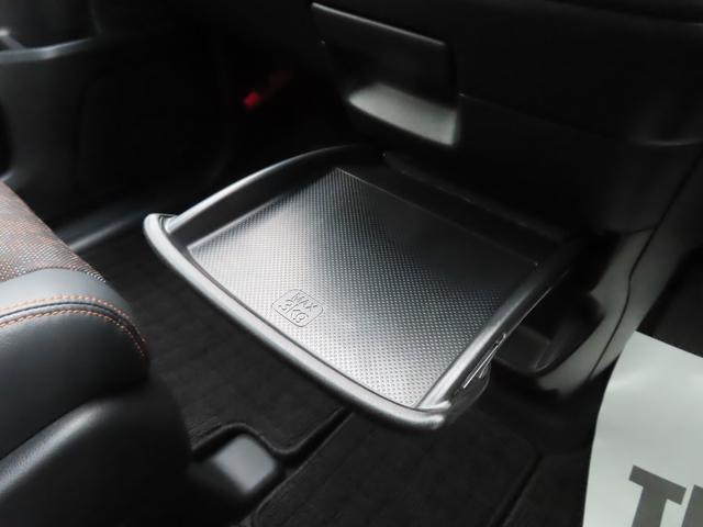 フリード クロスター・ホンダセンシング　両ＰＳＤ　ＵＳＢポート　禁煙　地デジ　エアバック　Ｉストップ　ＶＳＡ　リヤカメラ　整備記録簿　ＤＶＤ再生　ウォークスルー　イモビライザー　ワンオーナー　キーフリー　ＡＡＣ（35枚目）