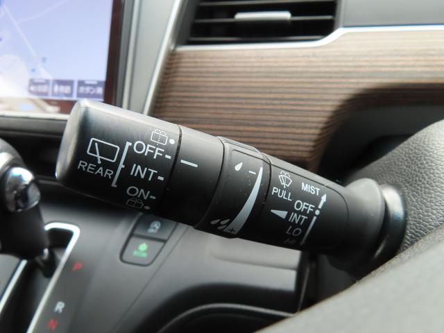 フリード クロスター・ホンダセンシング　両ＰＳＤ　ＵＳＢポート　禁煙　地デジ　エアバック　Ｉストップ　ＶＳＡ　リヤカメラ　整備記録簿　ＤＶＤ再生　ウォークスルー　イモビライザー　ワンオーナー　キーフリー　ＡＡＣ（41枚目）