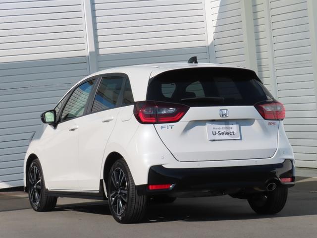 フィット ＲＳ　ＵＳＢポート　イモビライザー　地デジフルセグ　リアカメラ　ＬＥＤヘッドライト　アイドリングストップ　ＤＶＤ再生　エアコン　ＥＴＣ車載器　キーレス　スマートキー　禁煙　横滑防止装置　ＡＢＳ　記録簿（7枚目）
