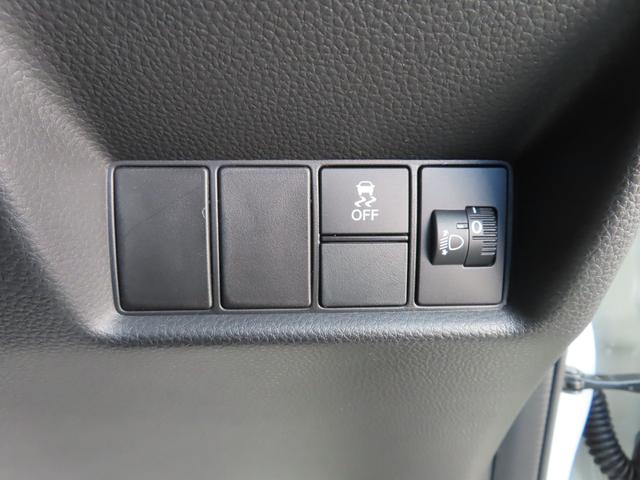 フィット ＲＳ　ＵＳＢポート　イモビライザー　地デジフルセグ　リアカメラ　ＬＥＤヘッドライト　アイドリングストップ　ＤＶＤ再生　エアコン　ＥＴＣ車載器　キーレス　スマートキー　禁煙　横滑防止装置　ＡＢＳ　記録簿（17枚目）