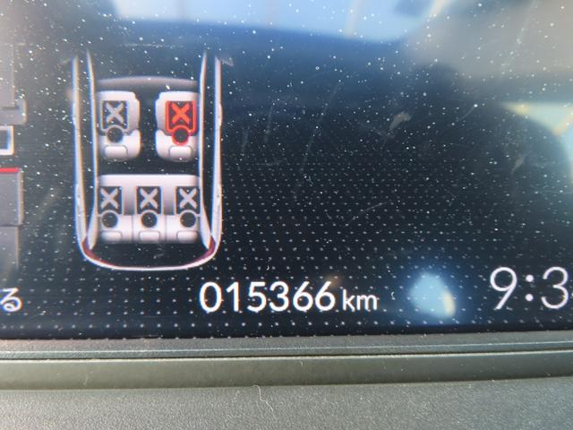 フィット ＲＳ　ＵＳＢポート　イモビライザー　地デジフルセグ　リアカメラ　ＬＥＤヘッドライト　アイドリングストップ　ＤＶＤ再生　エアコン　ＥＴＣ車載器　キーレス　スマートキー　禁煙　横滑防止装置　ＡＢＳ　記録簿（20枚目）