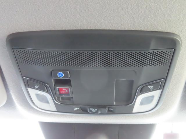 フィット ＲＳ　ＵＳＢポート　イモビライザー　地デジフルセグ　リアカメラ　ＬＥＤヘッドライト　アイドリングストップ　ＤＶＤ再生　エアコン　ＥＴＣ車載器　キーレス　スマートキー　禁煙　横滑防止装置　ＡＢＳ　記録簿（21枚目）