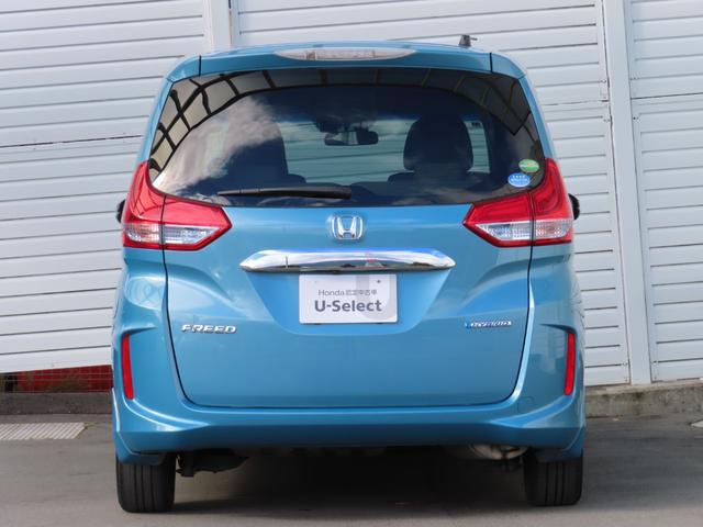 フリードハイブリッド ハイブリッド・Ｇホンダセンシング　軽減ブレーキ　キーフリーシステム　１オ－ナ－　記録簿　ＤＶＤ再生可能　サイドカーテンエアバック　ＥＣＯＮ　禁煙　後カメラ　Ａクルーズ　地デジフルセグＴＶ　横滑防止（6枚目）