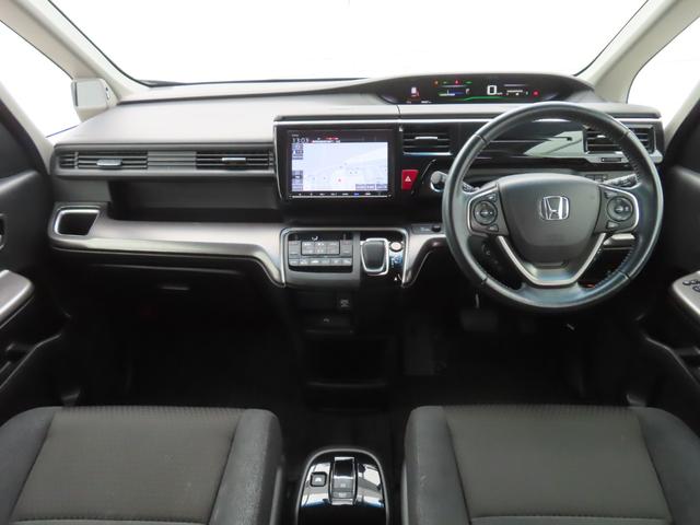 ステップワゴンスパーダ e:HEVスパーダGホンダセンシング ウォークスルー LEDライト ドライブレコーダ セキュリティアラーム 横滑り防止装置 クルーズコントロール Bカメラ USB接続 フルセグ DVD再生可能(3枚目)