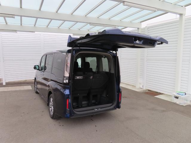 ステップワゴンスパーダ e:HEVスパーダGホンダセンシング ウォークスルー LEDライト ドライブレコーダ セキュリティアラーム 横滑り防止装置 クルーズコントロール Bカメラ USB接続 フルセグ DVD再生可能(10枚目)