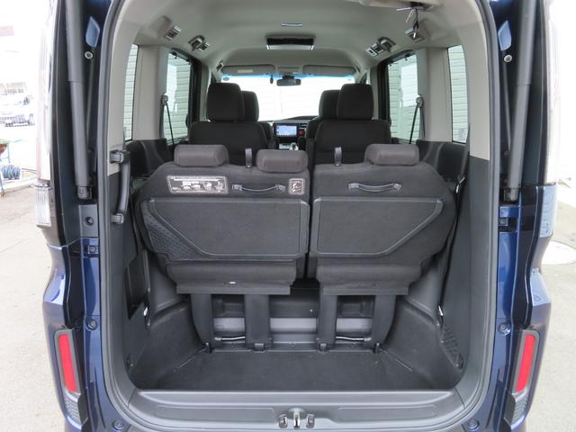 ステップワゴンスパーダ e:HEVスパーダGホンダセンシング ウォークスルー LEDライト ドライブレコーダ セキュリティアラーム 横滑り防止装置 クルーズコントロール Bカメラ USB接続 フルセグ DVD再生可能(11枚目)