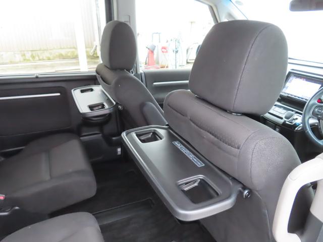 ステップワゴンスパーダ e:HEVスパーダGホンダセンシング ウォークスルー LEDライト ドライブレコーダ セキュリティアラーム 横滑り防止装置 クルーズコントロール Bカメラ USB接続 フルセグ DVD再生可能(16枚目)