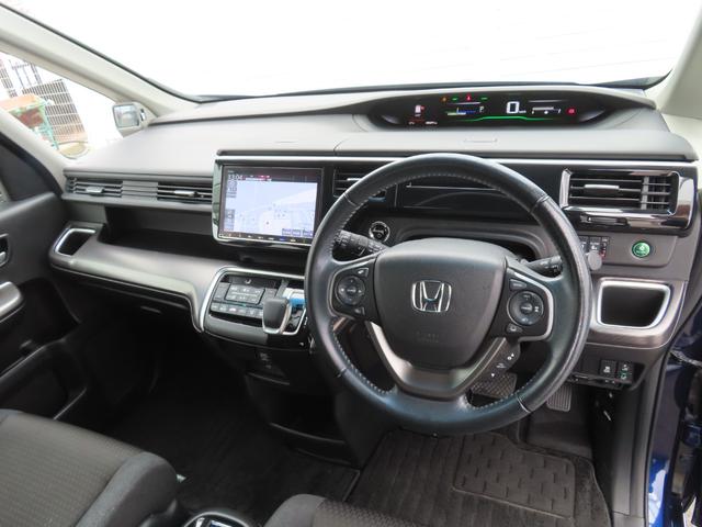 ステップワゴンスパーダ e:HEVスパーダGホンダセンシング ウォークスルー LEDライト ドライブレコーダ セキュリティアラーム 横滑り防止装置 クルーズコントロール Bカメラ USB接続 フルセグ DVD再生可能(21枚目)