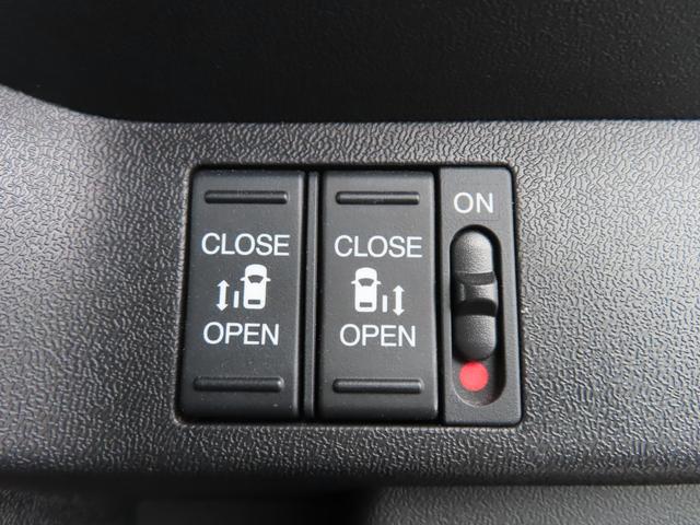 ステップワゴンスパーダ e:HEVスパーダGホンダセンシング ウォークスルー LEDライト ドライブレコーダ セキュリティアラーム 横滑り防止装置 クルーズコントロール Bカメラ USB接続 フルセグ DVD再生可能(24枚目)