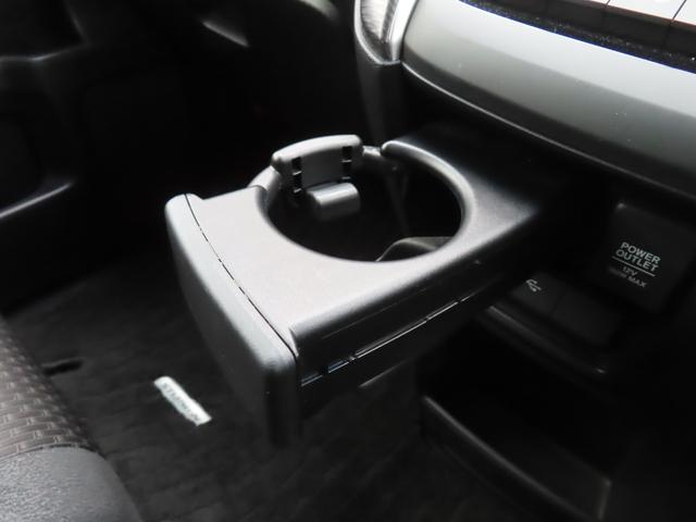 ステップワゴンスパーダ e:HEVスパーダGホンダセンシング ウォークスルー LEDライト ドライブレコーダ セキュリティアラーム 横滑り防止装置 クルーズコントロール Bカメラ USB接続 フルセグ DVD再生可能(37枚目)