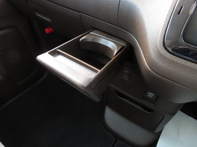 Ｎ－ＢＯＸ Ｌ　Ｌ・４ＷＤ・ナビ・リアカメラ・禁煙・ワンオ－ナー・ＥＴＣ・リモコンエンジンスターター　サイドエアバッグ　前席シートヒーター　ワンオーナー　ＥＴＣ車載器　ＣＭＢＳ　Ｂカメラ　ＬＥＤヘッドライト　クルコン（32枚目）