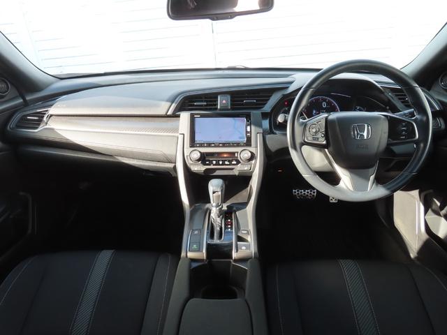 シビック ハッチバック　１．５　ホンダ認定中古　禁煙　ワンオーナー　純正ナビ　Ｂｌｕｅｔｏｏｔｈ　ＵＳＢ接続　バックカメラ　ＥＴＣ２．０　シートヒーター　追突軽減ブレーキ　盗難防止装置　１オーナー　Ｂモニター　整備記録簿（3枚目）