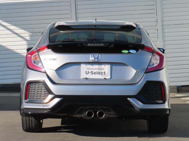 シビック ハッチバック　１．５　ホンダ認定中古　禁煙　ワンオーナー　純正ナビ　Ｂｌｕｅｔｏｏｔｈ　ＵＳＢ接続　バックカメラ　ＥＴＣ２．０　シートヒーター　追突軽減ブレーキ　盗難防止装置　１オーナー　Ｂモニター　整備記録簿（6枚目）