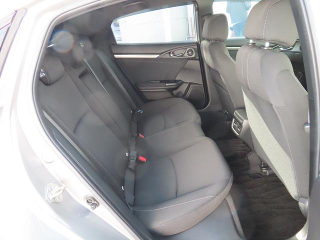 シビック ハッチバック　１．５　ホンダ認定中古　禁煙　ワンオーナー　純正ナビ　Ｂｌｕｅｔｏｏｔｈ　ＵＳＢ接続　バックカメラ　ＥＴＣ２．０　シートヒーター　追突軽減ブレーキ　盗難防止装置　１オーナー　Ｂモニター　整備記録簿（11枚目）