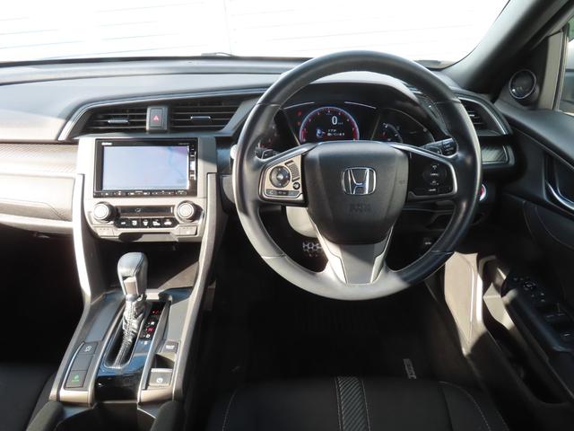 シビック ハッチバック　１．５　ホンダ認定中古　禁煙　ワンオーナー　純正ナビ　Ｂｌｕｅｔｏｏｔｈ　ＵＳＢ接続　バックカメラ　ＥＴＣ２．０　シートヒーター　追突軽減ブレーキ　盗難防止装置　１オーナー　Ｂモニター　整備記録簿（13枚目）