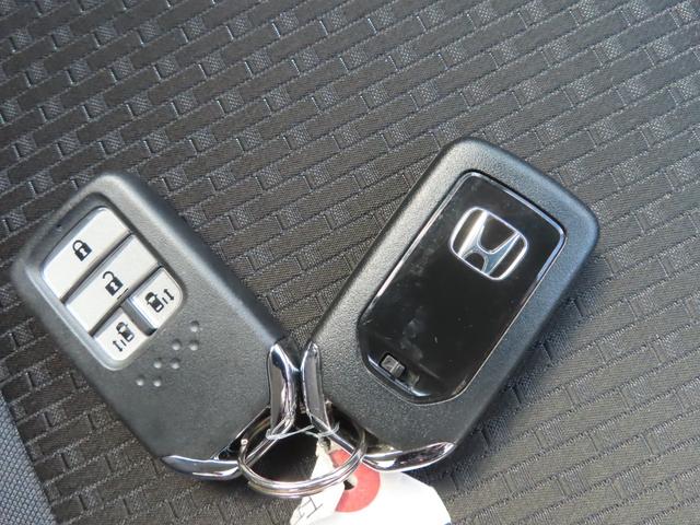 ステップワゴンスパーダ スパーダホンダセンシング　スパーダホンダセンシング・ナビ・リアカメラ・ドラレコ前後・禁煙・ワンオ－ナー　盗難防止　助手席エアバッグ　ワンオーナ－　Ｗパワスラ　記録簿有　地デジ　サイドエアバッグ　ＬＥＤライト　横滑り防止システム（45枚目）