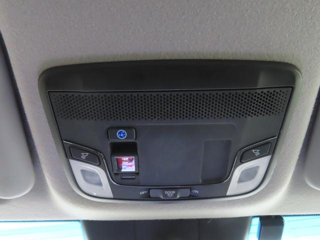 フィット ｅ：ＨＥＶホーム　ｅ：ＨＥＶホーム・ナビ・リアカメラ・ＥＴＣ・禁煙・ワンオーナー　リヤカメラ　ＤＶＤ再生可能　ＶＳＡ　サイドカーテンエアバック　スマートキ　ＥＣＯＮモード　踏み間違い防止　盗難防止装置　クルコン（22枚目）