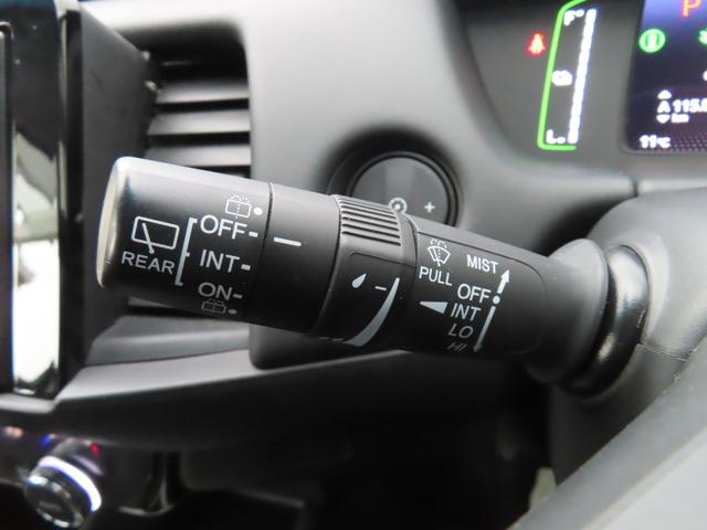 フィット ｅ：ＨＥＶホーム　ｅ：ＨＥＶホーム・ナビ・リアカメラ・ＥＴＣ・禁煙・ワンオーナー　リヤカメラ　ＤＶＤ再生可能　ＶＳＡ　サイドカーテンエアバック　スマートキ　ＥＣＯＮモード　踏み間違い防止　盗難防止装置　クルコン（33枚目）