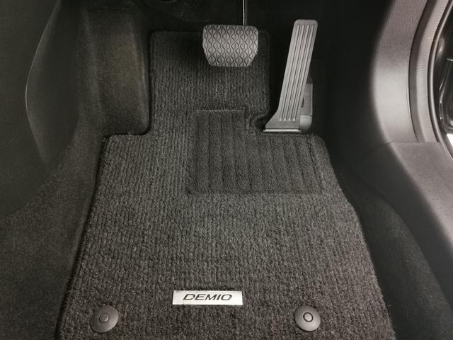 インテリアは　経過年数を考えるとコンディションいいと思います。除菌＆クリーニングで綺麗になってます。ぜひご確認ください