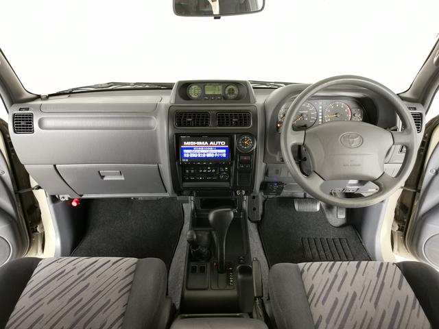 【インテリア】クラシックカーです。年数経過による小ダメージはありますが、この１台は想像以上にいいと思います。ご来店時にはぜひご確認ください。