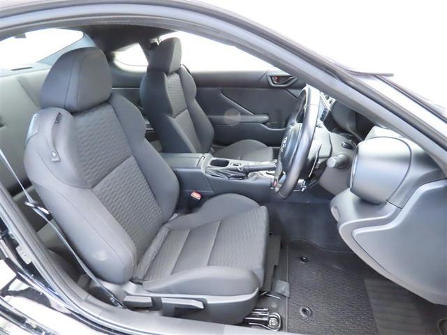 ＧＲ８６ ＳＺ　地上デジタル　スマートキ－　クルコン　ＬＥＤヘッドライト　ナビ＆ＴＶ　横滑防止装置　ＥＴＣ　フルオートエアコン　ドラレコ　アルミ　ＤＶＤ再生　盗難防止装置　記録簿　キーレスエントリー　エアーバッグ（17枚目）