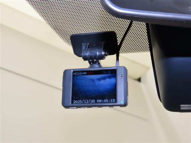 ヴィッツ ジュエラ　デュアルエアバッグ　マニュアルエアコン　パワステ　スマートキー　ワンオ－ナ－　ドライブレコーダー　ＡＵＸ　整備点検記録簿　パワーウィンド　ＡＢＳ　ＤＶＤ再生　アイドリングストップ機能　バックカメラ（11枚目）