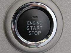 エンジンスタート、ストップスイッチです。プッシュスイッチひとつでエンジン始動。便利なスマートキー装備車です。 7