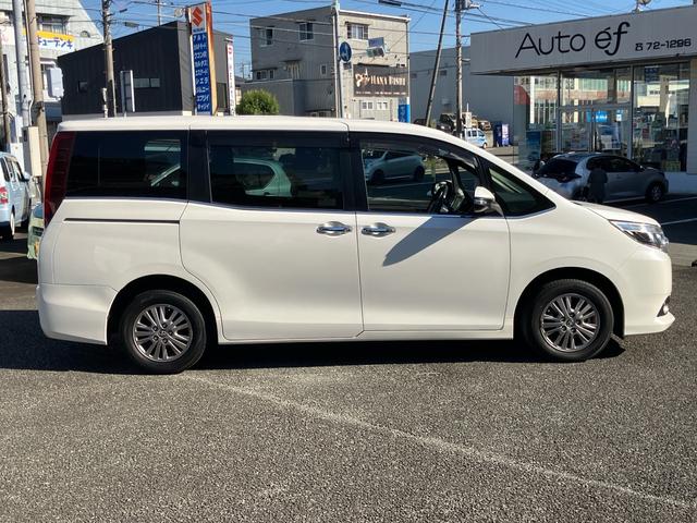 エスクァイア Gi 7人乗り 純正10インチナビ アルパイン10.2インチフリップダウンモニター バックカメラ HDMI Bluetooth対応 セーフティーセンス シートヒーター 両側電動スライドドア スペアキー(4枚目)