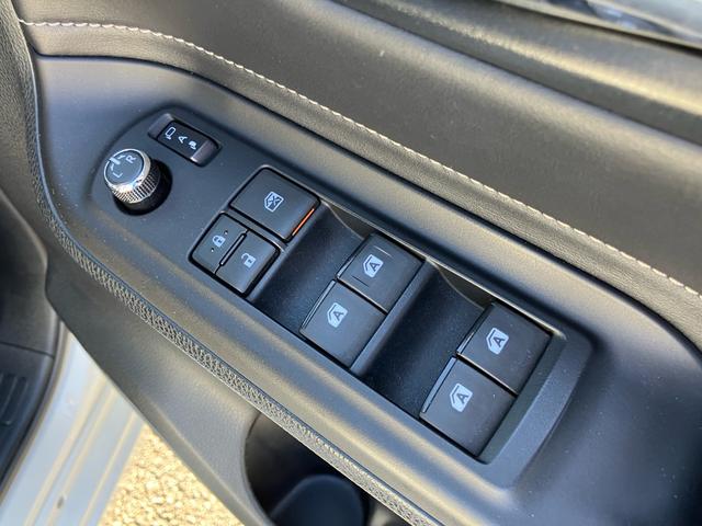 エスクァイア Gi 7人乗り 純正10インチナビ アルパイン10.2インチフリップダウンモニター バックカメラ HDMI Bluetooth対応 セーフティーセンス シートヒーター 両側電動スライドドア スペアキー(20枚目)