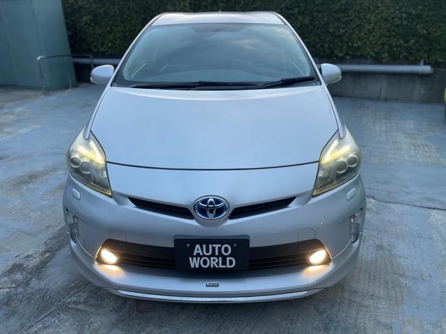 プリウス Ｓツーリングセレクション　ＬＥＤヘッドライト　純正モデリスタエアロ　８インチナビ　バックカメラ　ＢＬＵＥＴＯＯＴＨ　純正アルミホイール　スマートキー（8枚目）