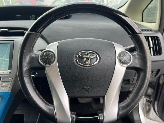 プリウス Ｓツーリングセレクション　ＬＥＤヘッドライト　純正モデリスタエアロ　８インチナビ　バックカメラ　ＢＬＵＥＴＯＯＴＨ　純正アルミホイール　スマートキー（16枚目）