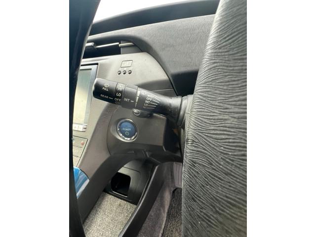 プリウス Ｓツーリングセレクション　ＬＥＤヘッドライト　純正モデリスタエアロ　８インチナビ　バックカメラ　ＢＬＵＥＴＯＯＴＨ　純正アルミホイール　スマートキー（19枚目）