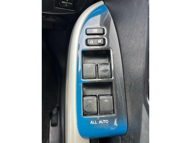 プリウス Ｓツーリングセレクション　ＬＥＤヘッドライト　純正モデリスタエアロ　８インチナビ　バックカメラ　ＢＬＵＥＴＯＯＴＨ　純正アルミホイール　スマートキー（22枚目）