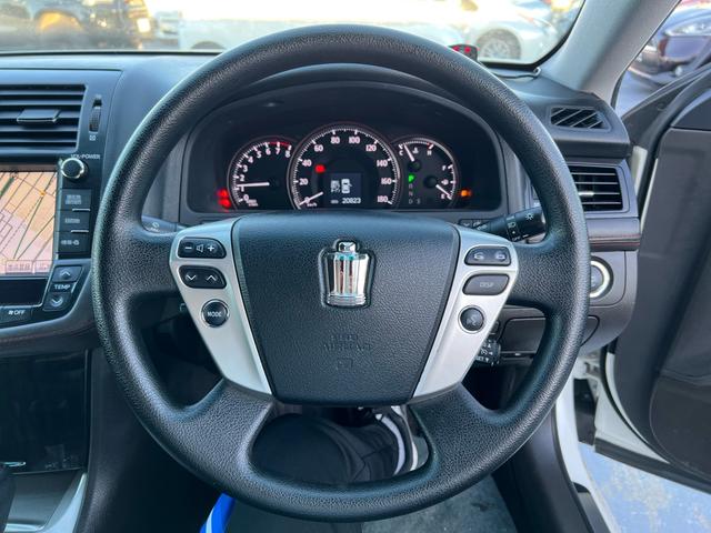 クラウン アスリート　スペシャルナビパッケージ　ＬＥＤヘッドライト　純正ナビ　テレビ　バックカメラ　ＵＳＢ　ＥＴＣ　純正アルミホイール　クルーズコントロール　オートライト　エアロ　車検２年付き（20枚目）