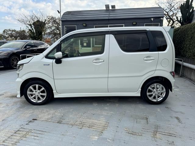 ワゴンＲ ハイブリッドＦＺ　ＬＥＤ　ヘッドライト　ナビ　バックカメラ　ＢＬＵＥＴＯＯＴＨ　シートヒーター　テレビ　純正アルミホイール　オートライト　車検２年付き（6枚目）