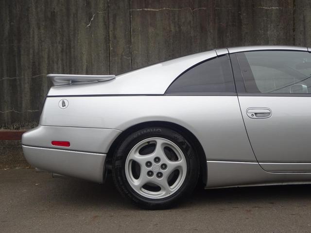 フェアレディＺ ３００ＺＸ　ＮＡ　ＡＴ　クルーズコントロール　オートエアコン　電動シート　純正ＢＯＳＥサウンド　ＥＴＣ　ローダウン　純正キーレス　タミングベルト交換済み（30枚目）