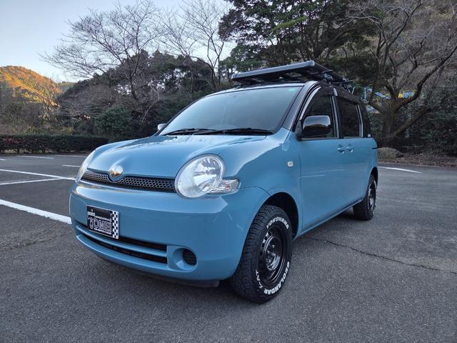 シエンタ Ｇ　３０ｍｍちょい上げ　リフトアップ　ジオランダーホワイトレタータイヤ　ホイールガンＭ塗装　　窓下色替えブルー　ヘッドライトクリア塗装済み（2枚目）