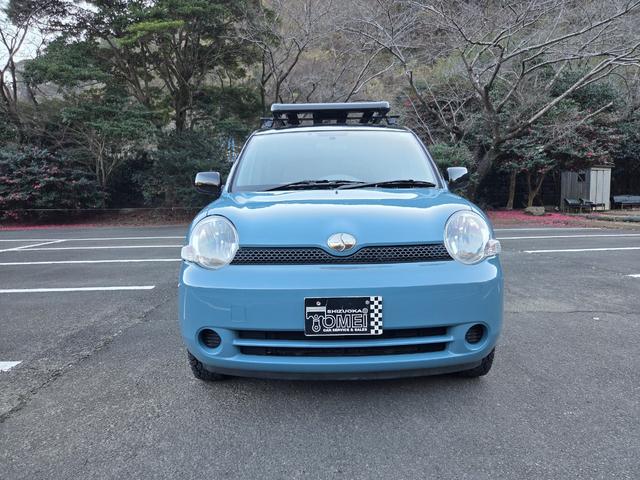 シエンタ Ｇ　３０ｍｍちょい上げ　リフトアップ　ジオランダーホワイトレタータイヤ　ホイールガンＭ塗装　　窓下色替えブルー　ヘッドライトクリア塗装済み（5枚目）