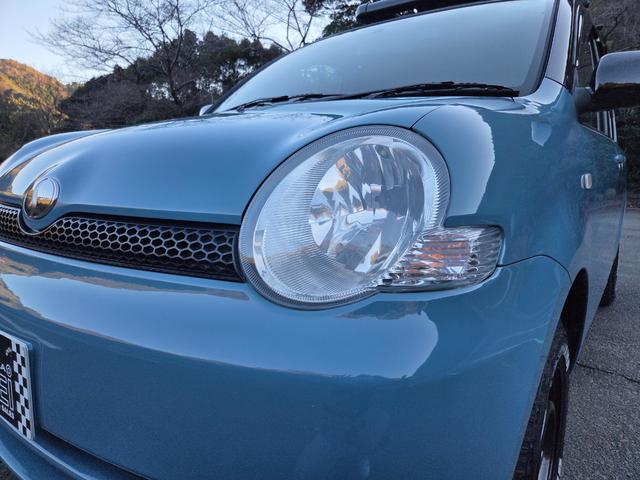 シエンタ Ｇ　３０ｍｍちょい上げ　リフトアップ　ジオランダーホワイトレタータイヤ　ホイールガンＭ塗装　　窓下色替えブルー　ヘッドライトクリア塗装済み（13枚目）