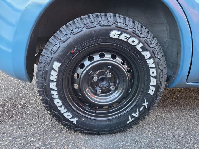 シエンタ Ｇ　３０ｍｍちょい上げ　リフトアップ　ジオランダーホワイトレタータイヤ　ホイールガンＭ塗装　　窓下色替えブルー　ヘッドライトクリア塗装済み（22枚目）