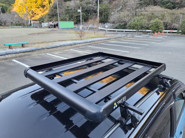 シエンタ Ｇ　３０ｍｍちょい上げ　リフトアップ　ジオランダーホワイトレタータイヤ　ホイールガンＭ塗装　　窓下色替えブルー　ヘッドライトクリア塗装済み（24枚目）