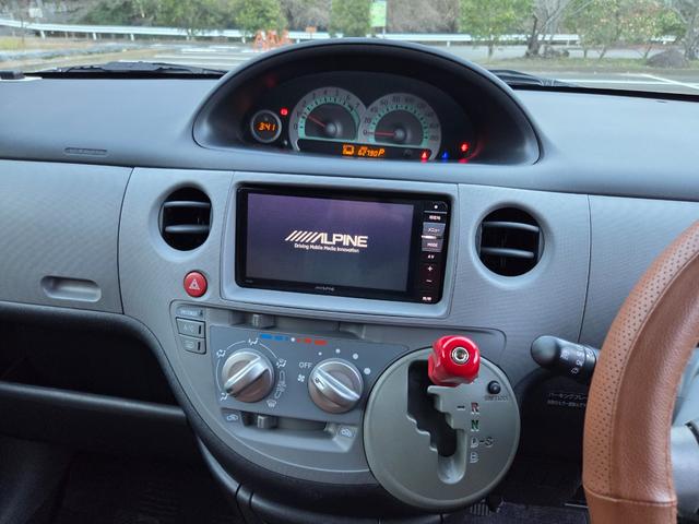 シエンタ Ｇ　３０ｍｍちょい上げ　リフトアップ　ジオランダーホワイトレタータイヤ　ホイールガンＭ塗装　　窓下色替えブルー　ヘッドライトクリア塗装済み（34枚目）